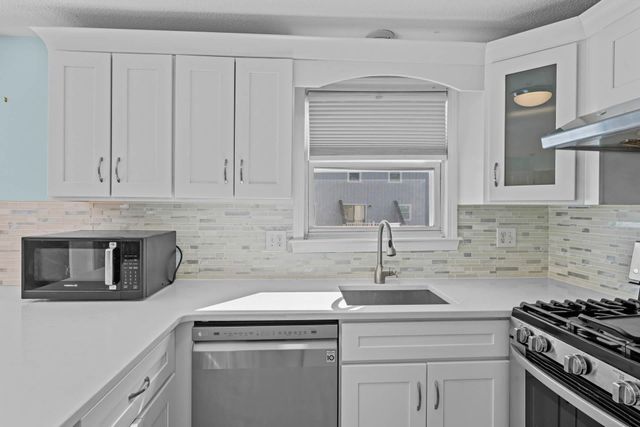 31 Bluestone Dr Unit 31, Nashua, NH 03060