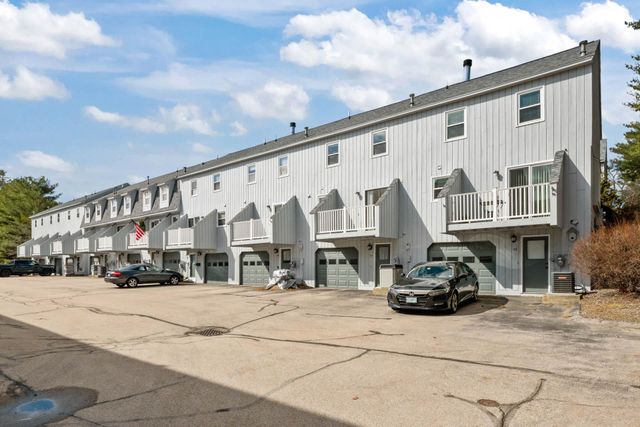 31 Bluestone Dr Unit 31, Nashua, NH 03060