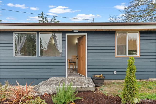 11285 SE Southworth Drive, Port Orchard, WA 98366