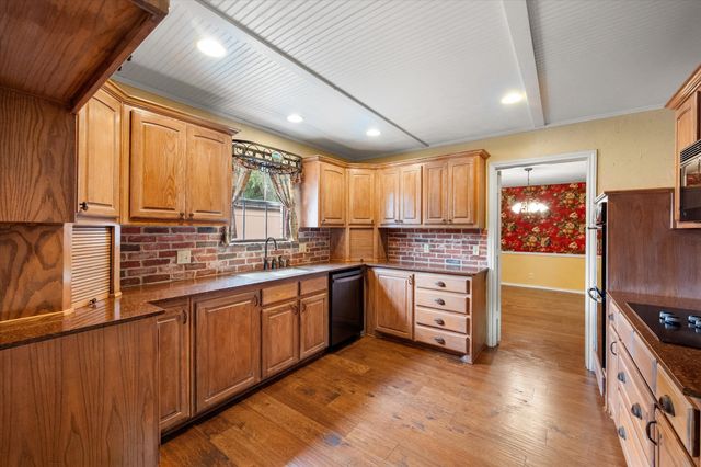 1235 Lexington Square, Corsicana, TX 75110