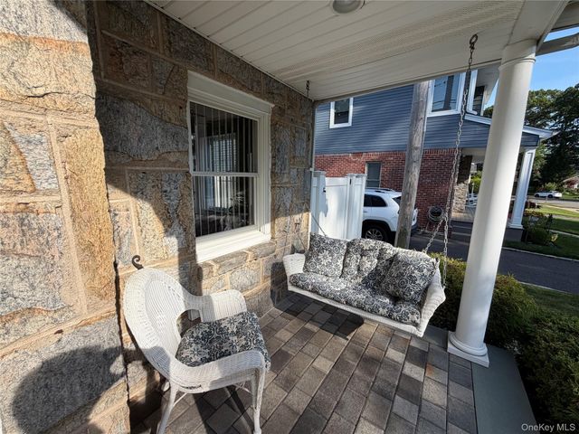 12 Pinewood Lane, New Hyde Park, NY 11040