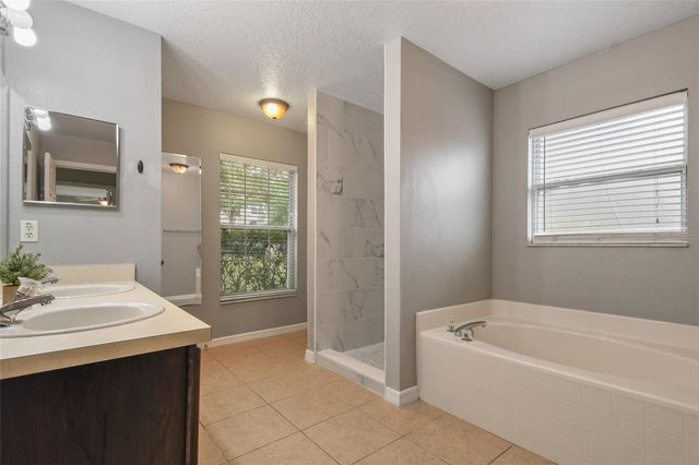 2012 KNOLLCREST DRIVE, Clermont, FL 34711