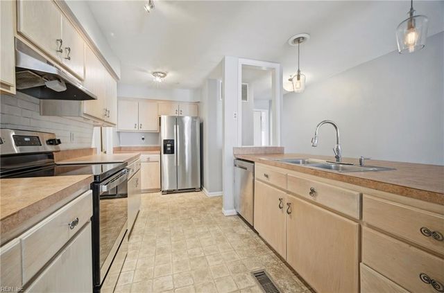 2328 Bays Edge AVE, Virginia Beach, VA 23451