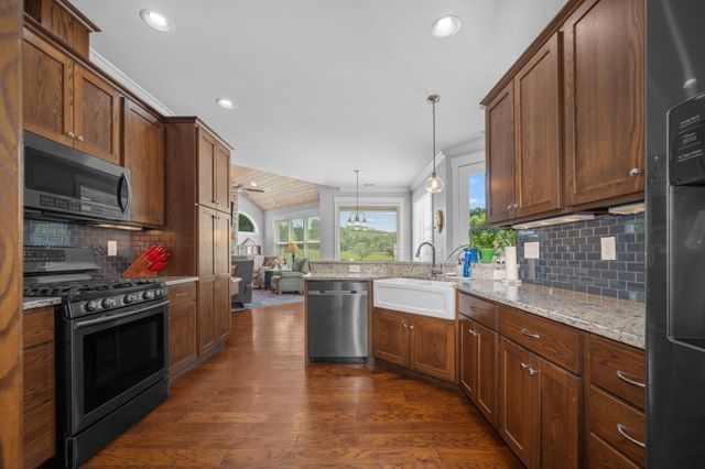 50 Bill Edde Rd, Belvidere, TN 37306