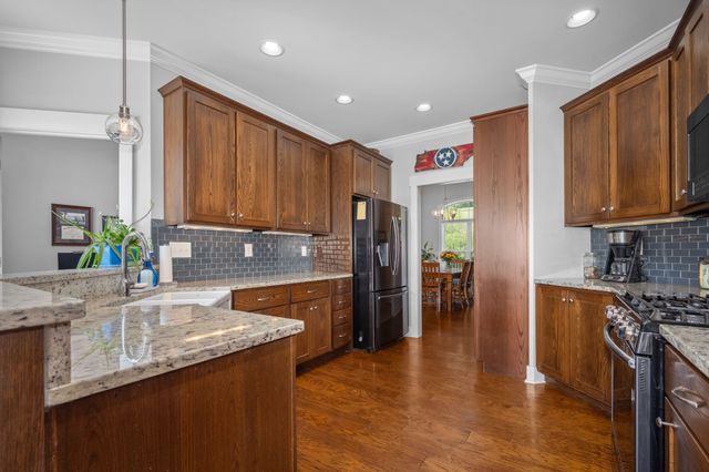 50 Bill Edde Rd, Belvidere, TN 37306