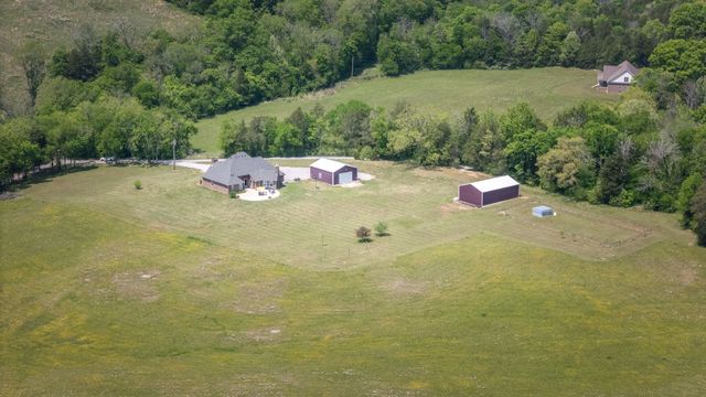 50 Bill Edde Rd, Belvidere, TN 37306