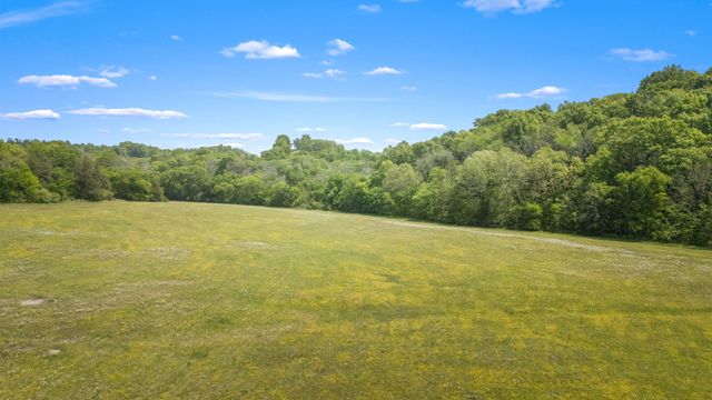 50 Bill Edde Rd, Belvidere, TN 37306