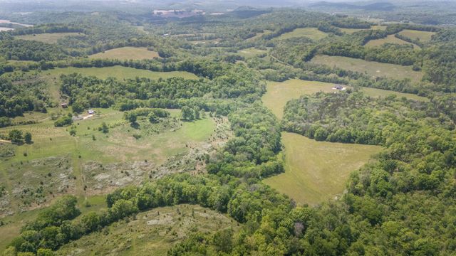 50 Bill Edde Rd, Belvidere, TN 37306