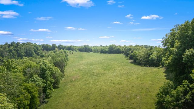 50 Bill Edde Rd, Belvidere, TN 37306