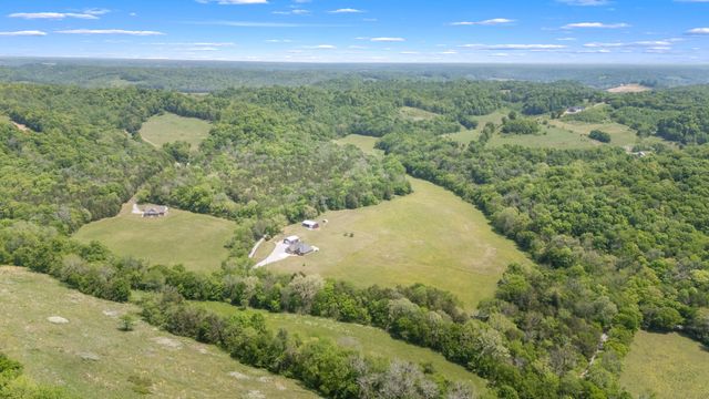 50 Bill Edde Rd, Belvidere, TN 37306