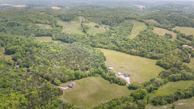 50 Bill Edde Rd, Belvidere, TN 37306