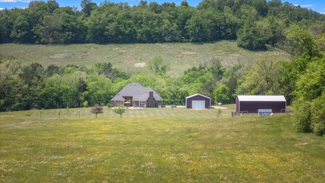 50 Bill Edde Rd, Belvidere, TN 37306