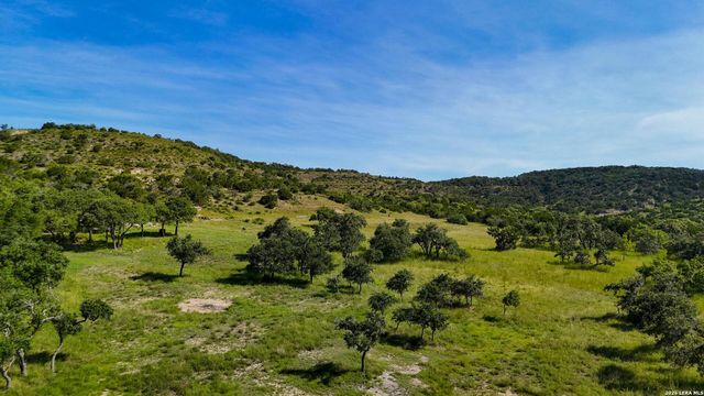1215 MONTELL RD, Wimberley, TX 78676