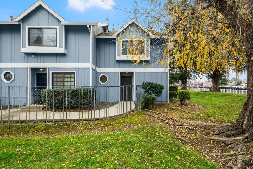 3501 Caballero Ln, Antelope, CA 95843