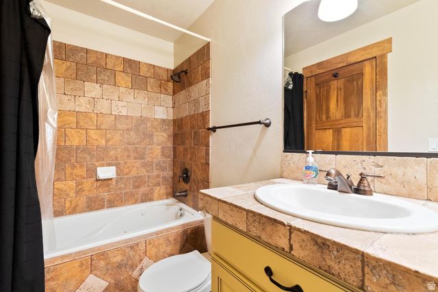 2029 S COTTAGE LN, Garden City, UT 84028