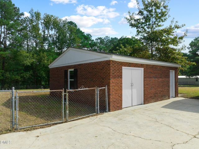 6501 Rock Service Station Road, Raleigh, NC 27603