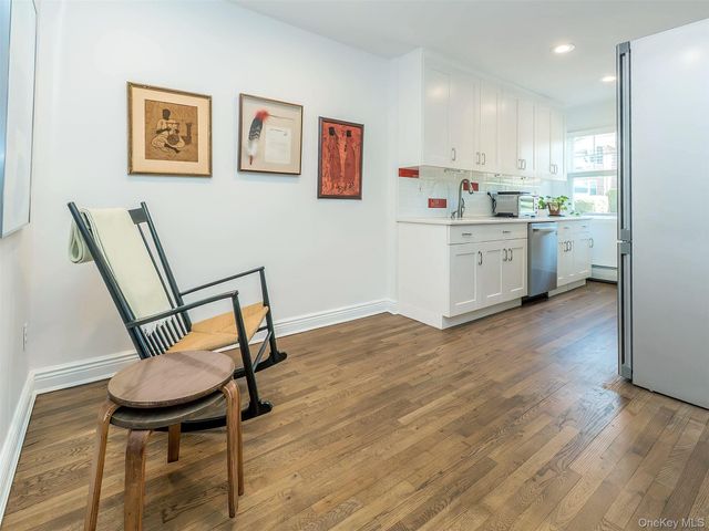 22 Madison Park L, Port Washington, NY 11050
