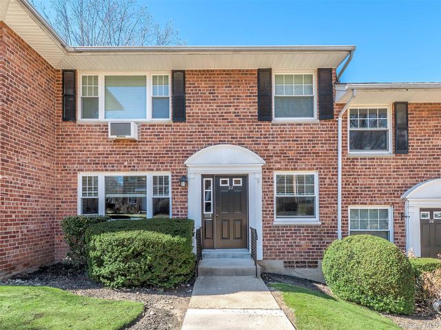 22 Madison Park L, Port Washington, NY 11050