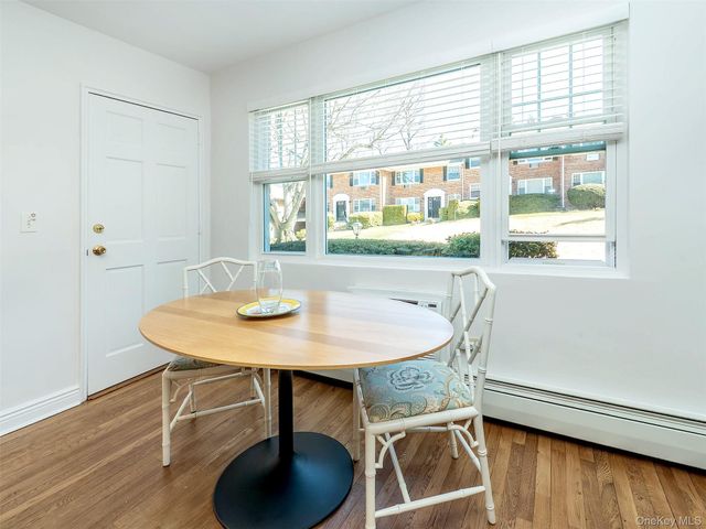 22 Madison Park L, Port Washington, NY 11050