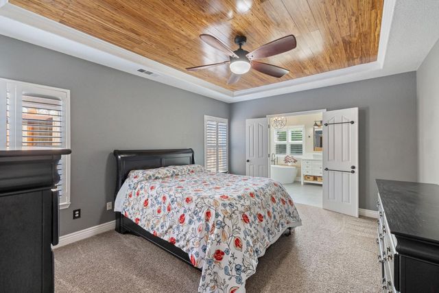 1924 Crystalwood Ln, Lodi, CA 95242