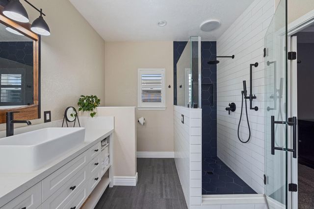 1924 Crystalwood Ln, Lodi, CA 95242