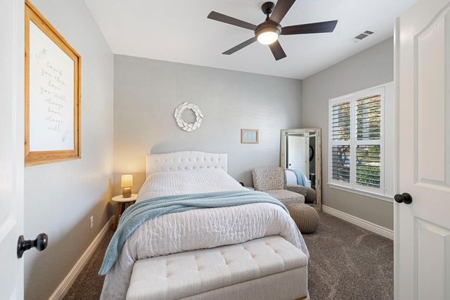 1924 Crystalwood Ln, Lodi, CA 95242