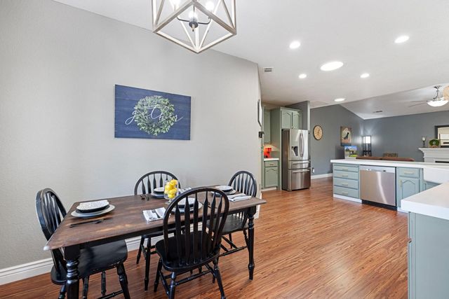 1924 Crystalwood Ln, Lodi, CA 95242