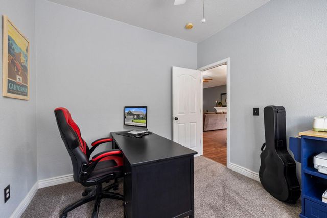 1924 Crystalwood Ln, Lodi, CA 95242