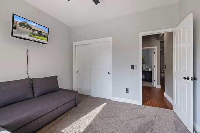 1924 Crystalwood Ln, Lodi, CA 95242