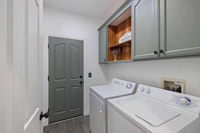 1924 Crystalwood Ln, Lodi, CA 95242