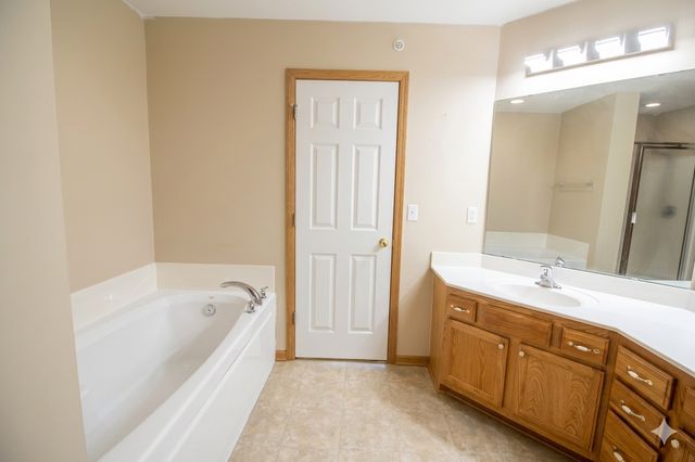 1591 Woodlynn Avenue 2, Maplewood, MN 55109