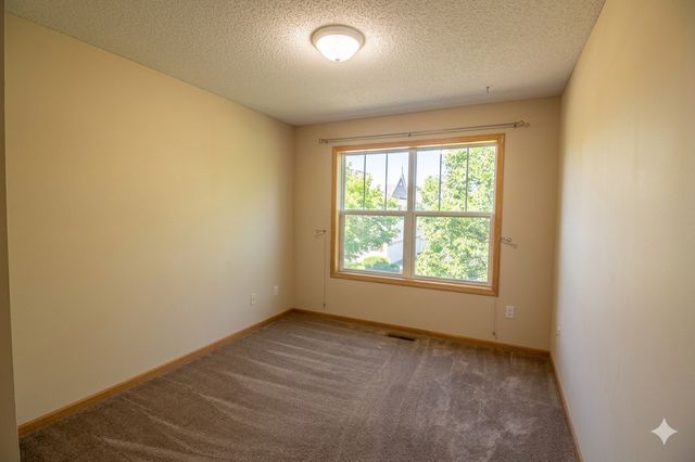 1591 Woodlynn Avenue 2, Maplewood, MN 55109