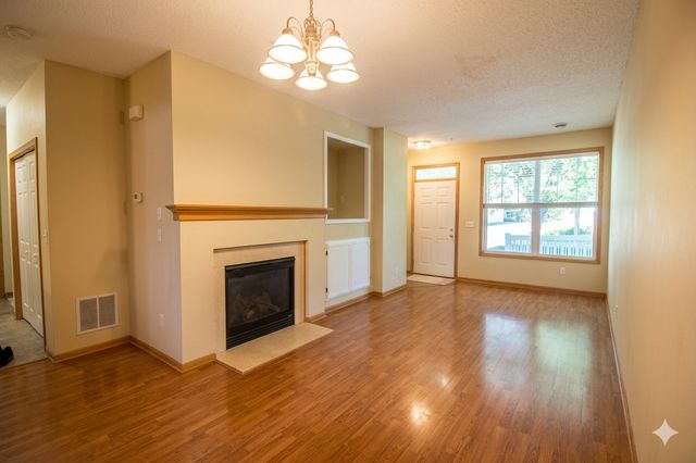 1591 Woodlynn Avenue 2, Maplewood, MN 55109