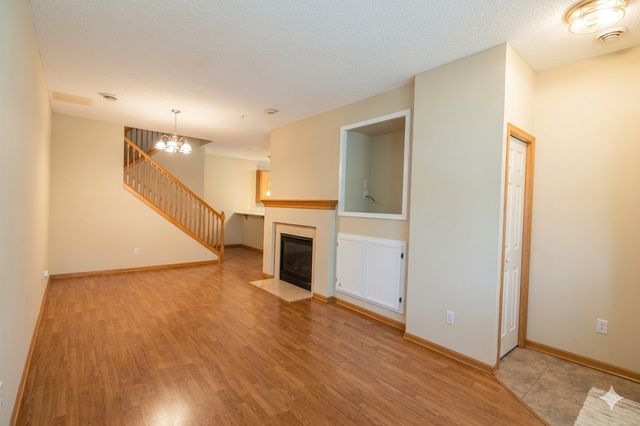 1591 Woodlynn Avenue 2, Maplewood, MN 55109