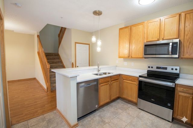 1591 Woodlynn Avenue 2, Maplewood, MN 55109