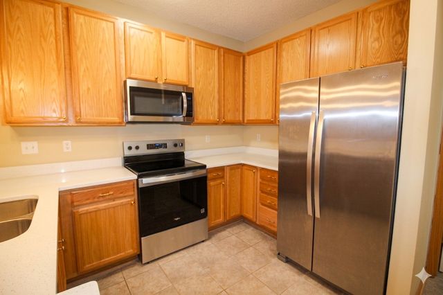 1591 Woodlynn Avenue 2, Maplewood, MN 55109