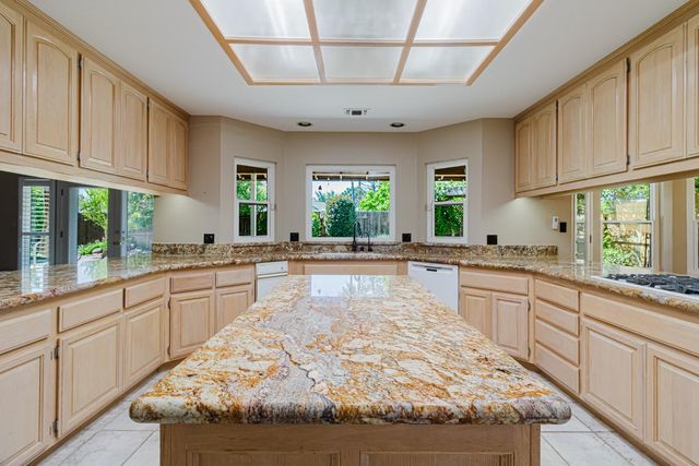 4919 Runway Dr, Fair Oaks, CA 95628