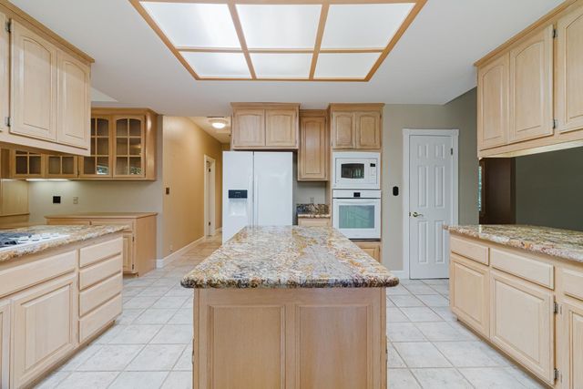 4919 Runway Dr, Fair Oaks, CA 95628