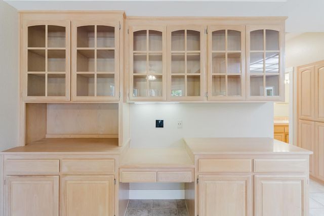 4919 Runway Dr, Fair Oaks, CA 95628