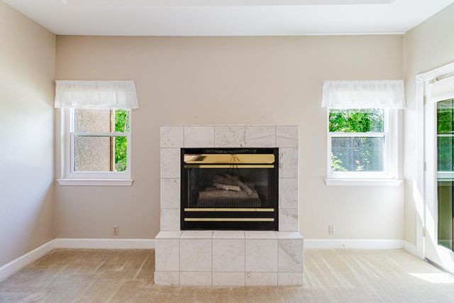 4919 Runway Dr, Fair Oaks, CA 95628