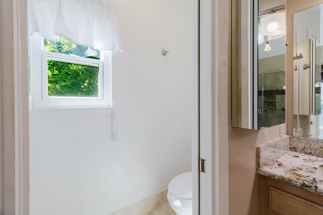 4919 Runway Dr, Fair Oaks, CA 95628