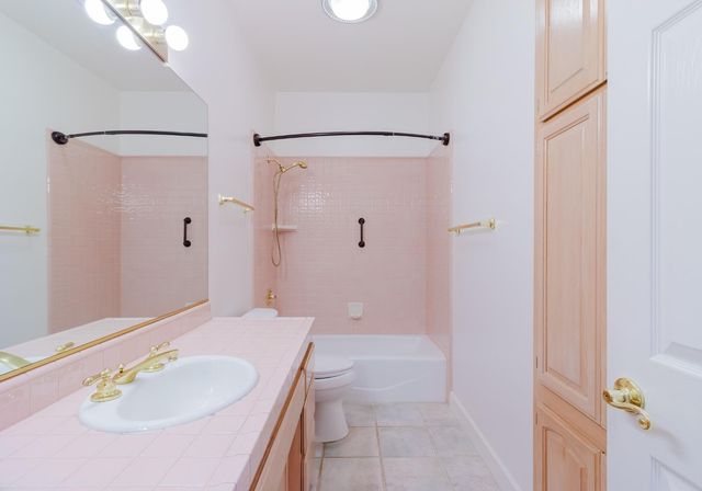 4919 Runway Dr, Fair Oaks, CA 95628