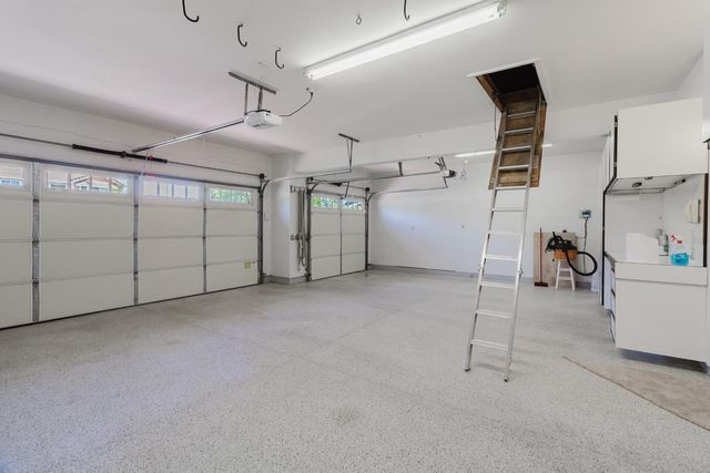 4919 Runway Dr, Fair Oaks, CA 95628