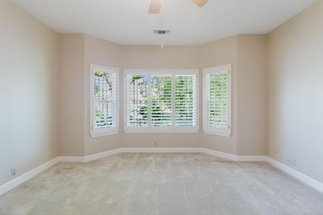 4919 Runway Dr, Fair Oaks, CA 95628