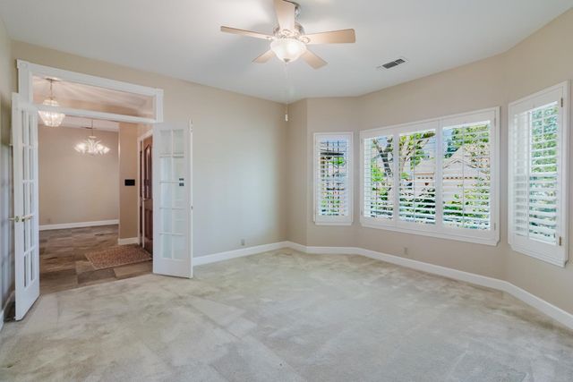 4919 Runway Dr, Fair Oaks, CA 95628