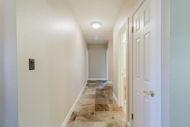 4919 Runway Dr, Fair Oaks, CA 95628