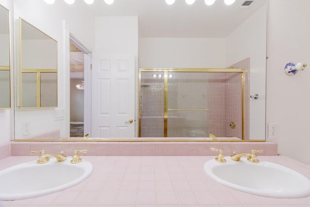 4919 Runway Dr, Fair Oaks, CA 95628