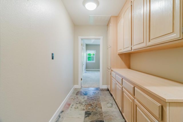 4919 Runway Dr, Fair Oaks, CA 95628