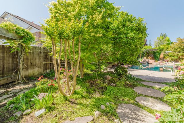 4919 Runway Dr, Fair Oaks, CA 95628