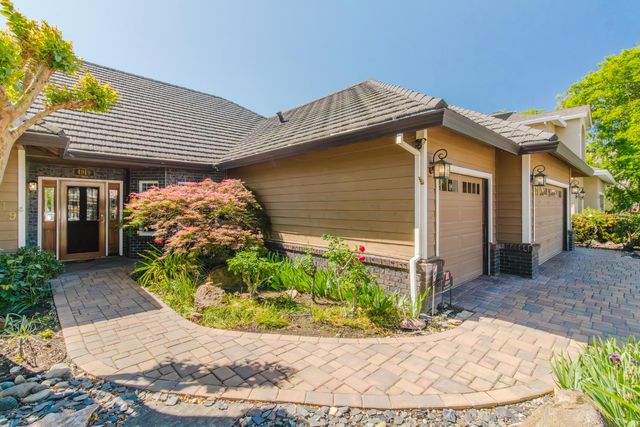 4919 Runway Dr, Fair Oaks, CA 95628